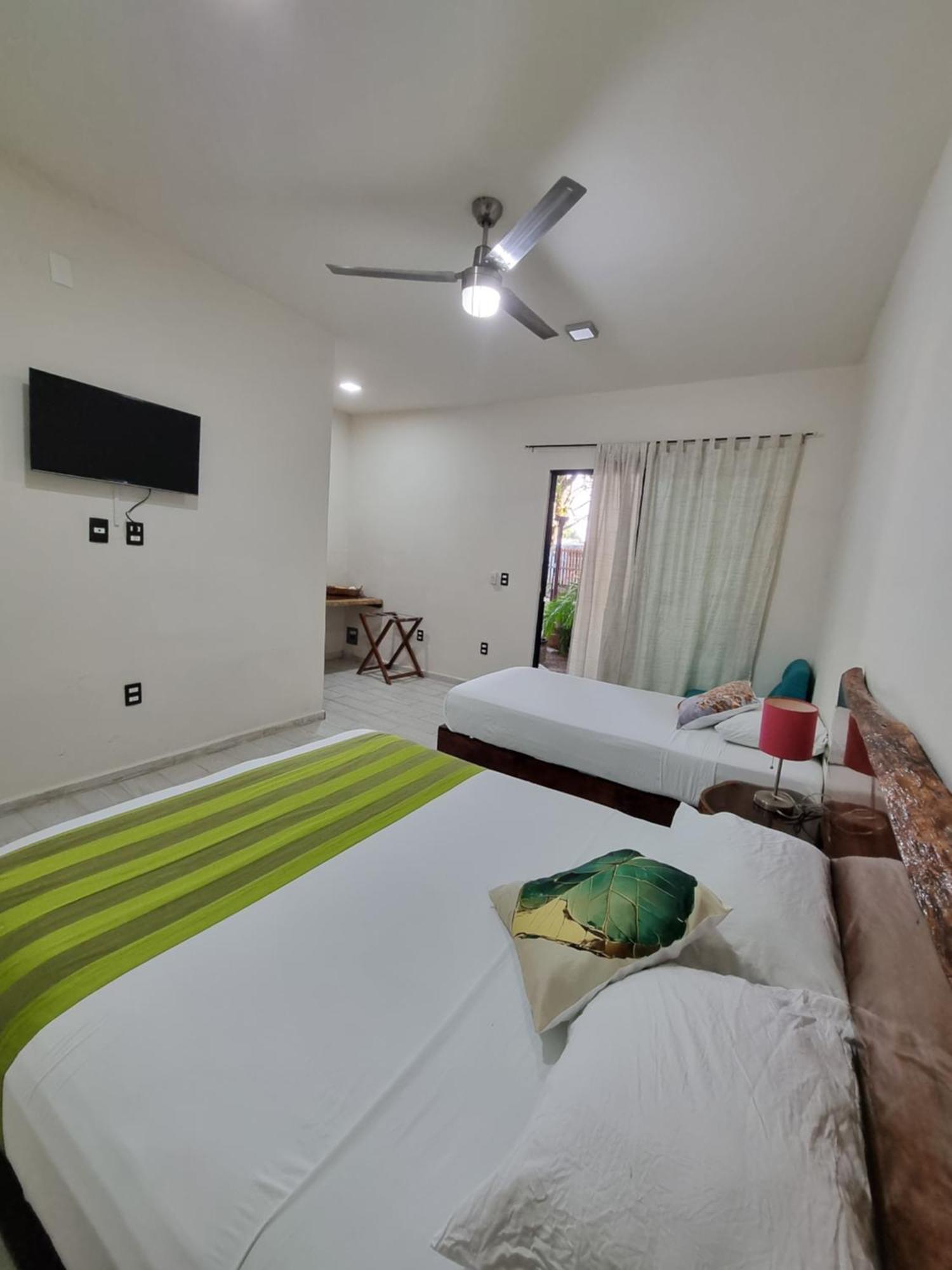 Hotel Brisas Bacalar Exterior photo