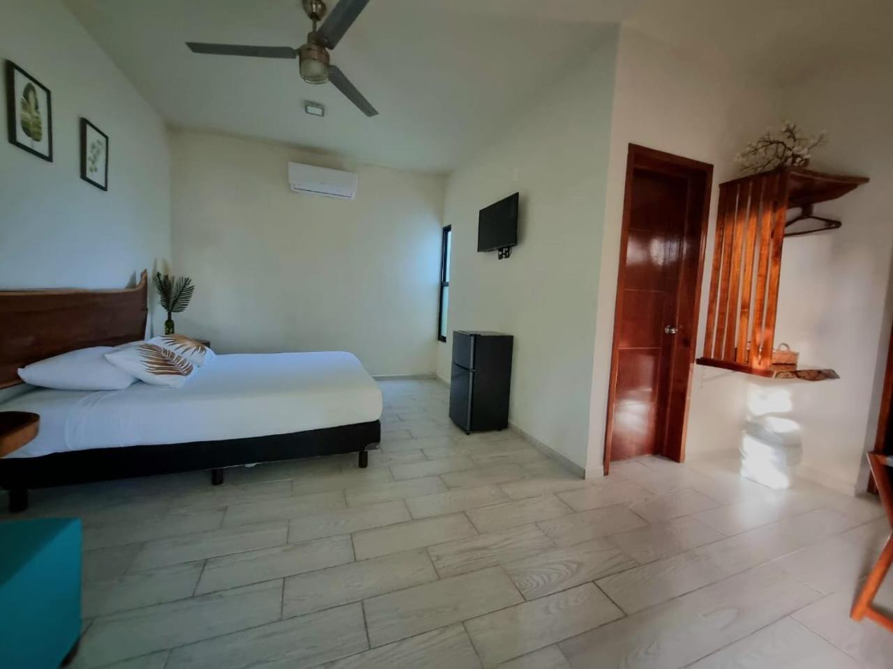 Hotel Brisas Bacalar Exterior photo